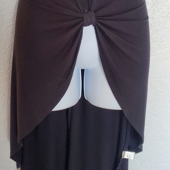 💚5/$25 Black Sleeveless Twist Front Long Back Nix Jersey Knit Tank Top - Picture 3 of 8